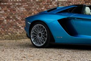 Image 34/50 of Lamborghini Aventador S (2018)