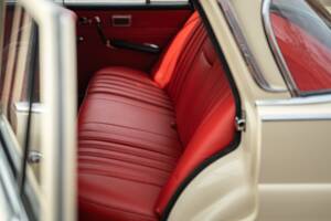 Image 41/42 of Mercedes-Benz 220 SE b (1965)