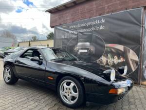 Image 15/31 of Porsche 928 GTS (1993)