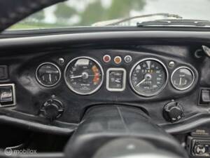 Image 21/44 of MG MGC (1969)