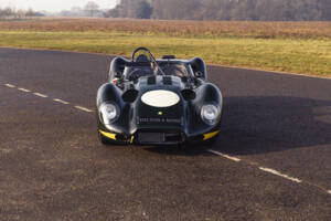 Image 24/34 of Lister Knobbly (2021)