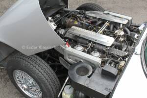 Afbeelding 27/28 van Jaguar E-Type V12 (2+2) (1971)