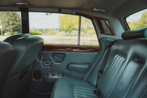 Image 22/42 of Rolls-Royce Silver Shadow II (1977)