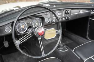 Bild 29/50 von MG MGB (1966)