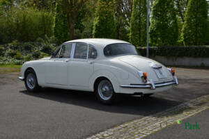 Image 3/35 of Jaguar 340 (1968)