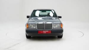 Imagen 9/15 de Mercedes-Benz 230 E (1988)