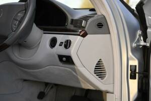 Image 43/50 de Mercedes-Benz S 500 L (2001)