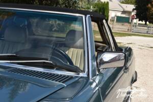 Image 18/75 de Mercedes-Benz 560 SL (1986)