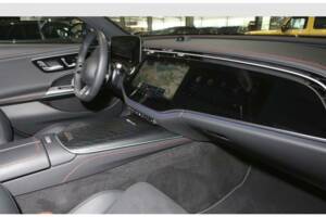 Image 5/9 of Mercedes-Benz E 53 AMG Hybrid 4MATIC T (2025)