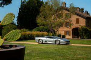 Image 10/50 of Jaguar XJ 220 (1993)