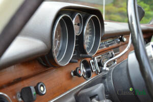 Image 32/49 of Mercedes-Benz 280 SE 3,5 (1972)