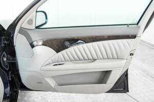Bild 34/50 von Mercedes-Benz E 320 T 4MATIC (2004)