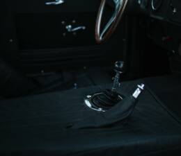 Bild 34/42 von TVR Griffith 200 (1965)