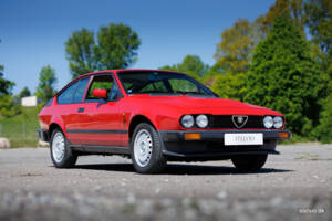 Imagen 6/36 de Alfa Romeo GTV 6 2.5 (1986)