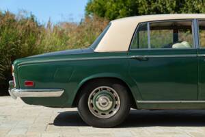 Image 22/50 of Bentley T 1 (1973)