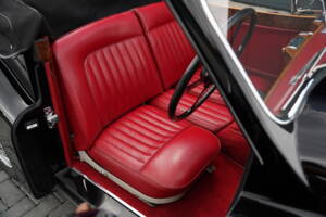 Image 13/50 of Jaguar XK 140 DHC (1956)