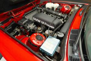 Image 17/19 of BMW M3 (1989)