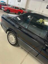 Bild 31/69 von Mercedes-Benz 190 E (1988)