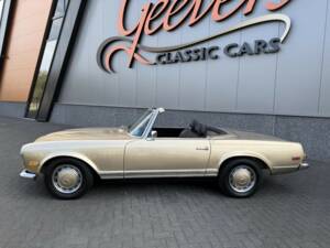 Image 2/49 of Mercedes-Benz 280 SL (1971)