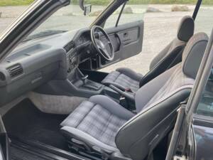 Image 7/12 of BMW 325i (1990)