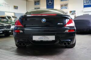 Bild 13/34 von BMW M6 (2008)