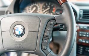 Image 44/55 of BMW 740i (1997)