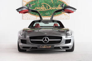 Imagen 19/56 de Mercedes-Benz SLS AMG (2011)