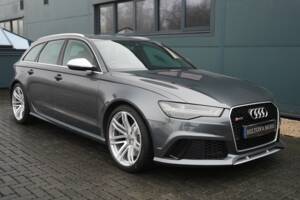 Immagine 32/50 di Audi RS6 Avant (2015)