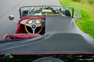 Image 48/54 of Morgan Plus 8 (1992)