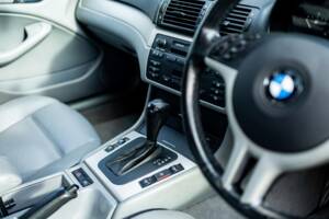 Image 28/38 of BMW 325i (2002)