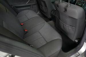 Bild 19/38 von Mercedes-Benz E 200 Kompressor (2001)