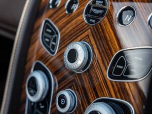 Bild 48/79 von Aston Martin DB 9 GT Volante (2017)