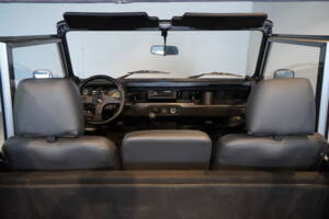 Bild 12/29 von Land Rover 90 (1988)