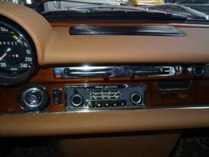 Image 11/32 de Mercedes-Benz 280 SE 3,5 (1971)