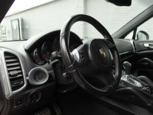 Bild 59/99 von Porsche Cayenne S (2010)