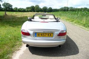 Image 7/8 of Jaguar XKR (2001)