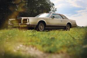 Bild 7/10 von Lincoln Continental Diamond Jubilee Gold Edition (1978)