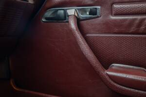 Afbeelding 40/50 van Mercedes-Benz 560 SL (1986)