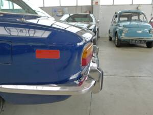 Image 32/42 of Alfa Romeo 2000 GT Veloce (1975)