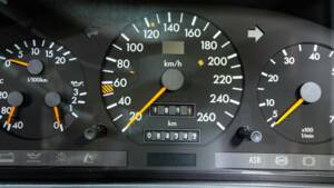 Image 11/51 of Mercedes-Benz 500 SL (1992)