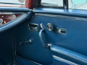 Bild 37/54 von Mercedes-Benz 280 SE (1970)