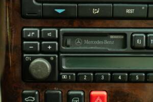 Imagen 46/50 de Mercedes-Benz SL 500 (1998)