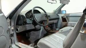 Image 5/34 of Mercedes-Benz 500 SL (1991)