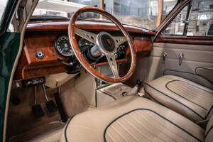 Image 15/32 of Jaguar Mk II 3.4 (1967)
