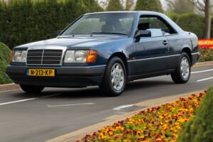 Bild 2/79 von Mercedes-Benz 200 CE (1993)