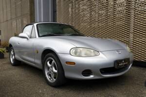 Imagen 2/22 de Mazda MX-5 1.6 (2001)
