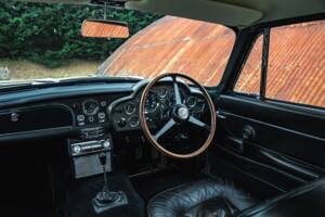 Bild 26/39 von Aston Martin DB 6 (1967)