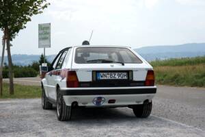 Image 15/47 of Lancia Delta HF Integrale (1988)