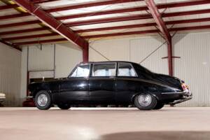 Image 2/70 of Daimler DS 420 (1976)