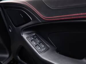 Immagine 58/72 di Aston Martin Vanquish Volante (2016)